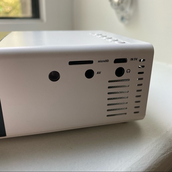 Mini projector - Picture 5 of 7